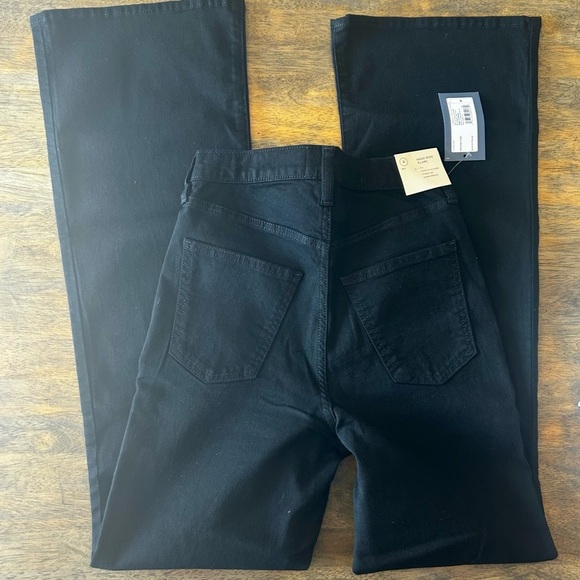 Universal Thread Women's Black Flared Leg Jeans size 4 - Picture 1 of 5